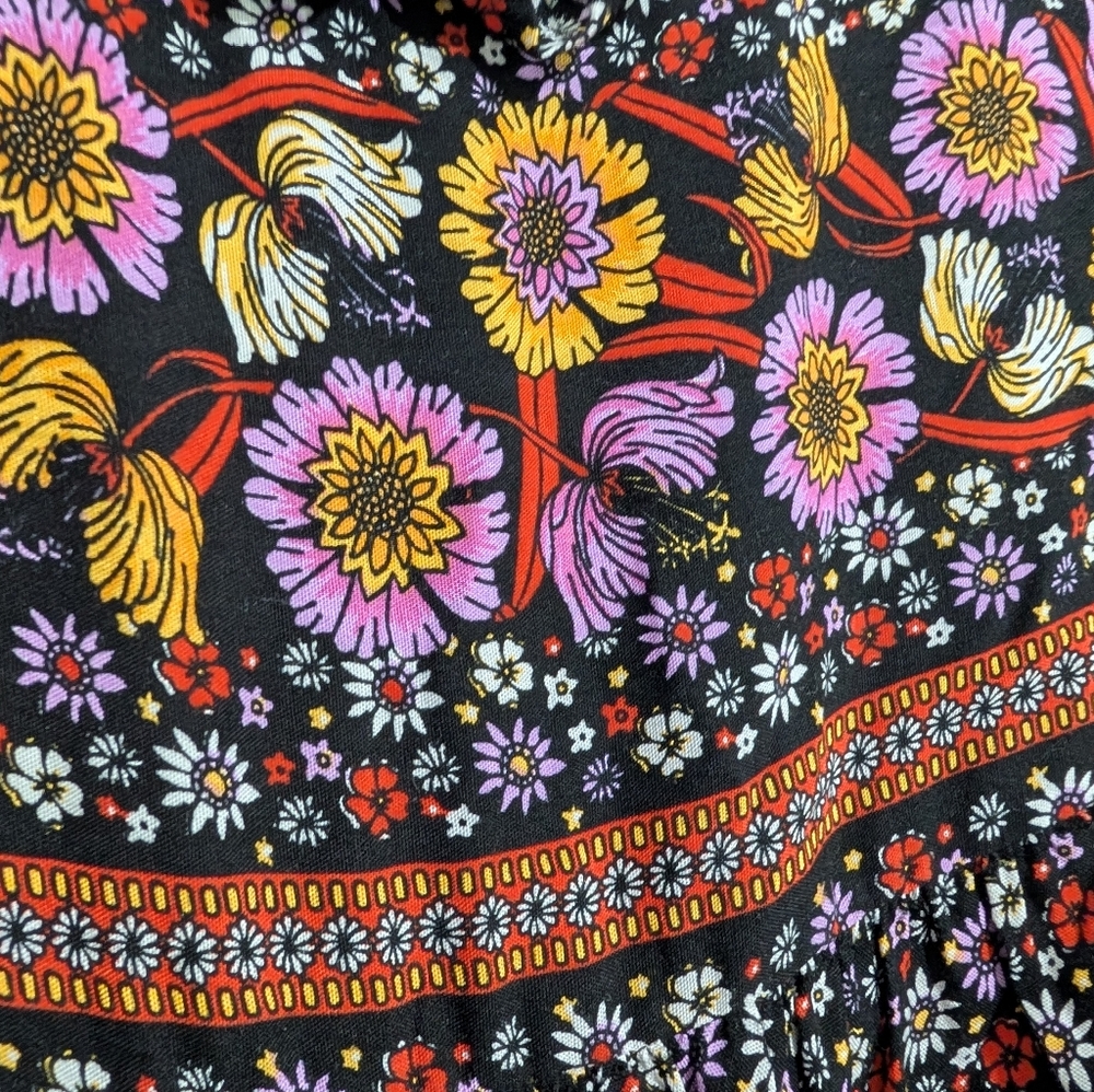 In Loom Floral Cordelia Dress Size Small. NWOT - Picture 9 of 13